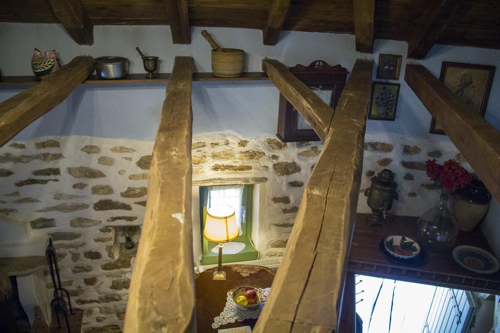 Efipoi Lägenhet Pinakátai Exteriör bild